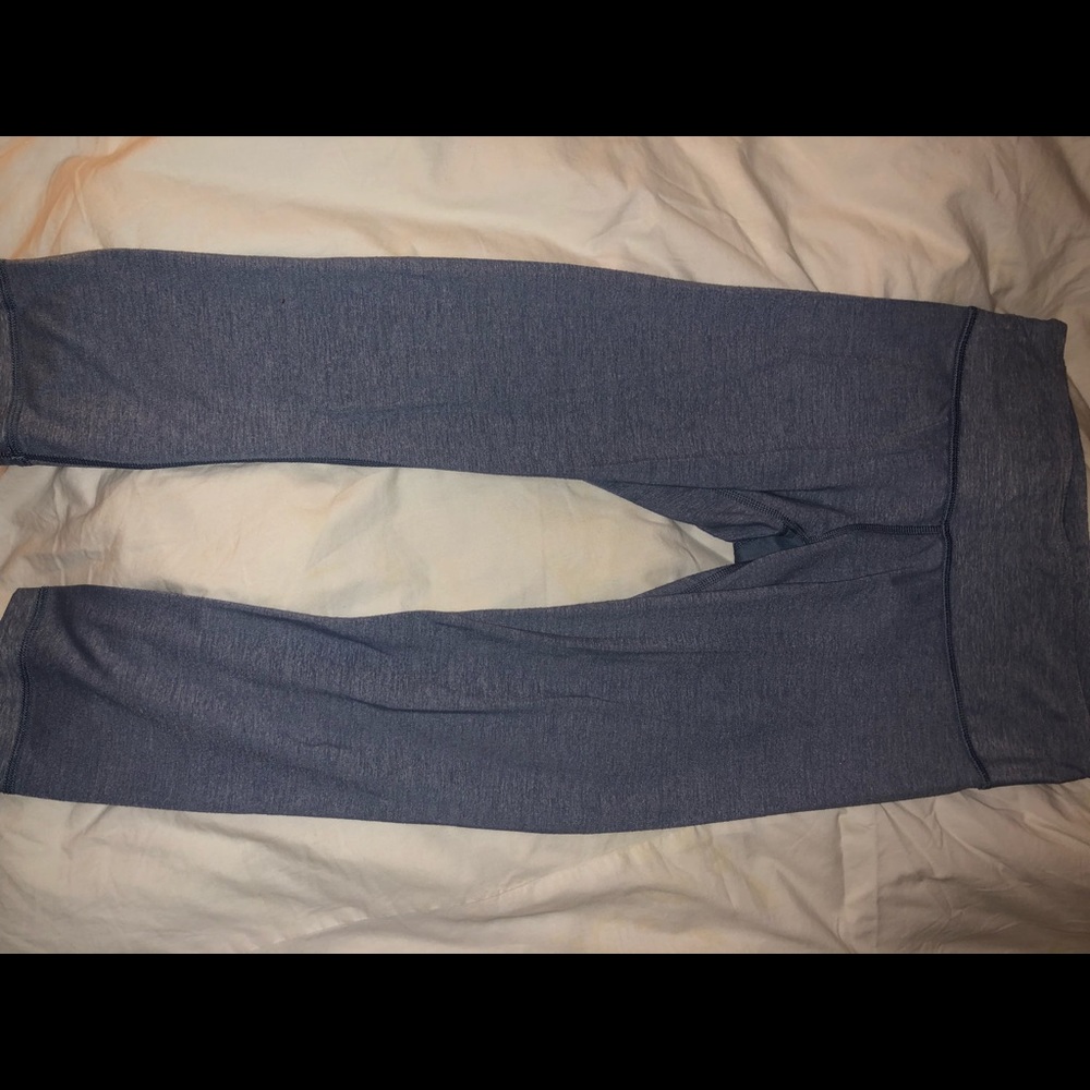 Baby Blue Lululemon Cropped Leggings